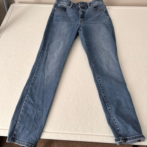 Gently Used Talbots Flawless High Waist Straight Leg 8P Jeans - Picture 4 of 6